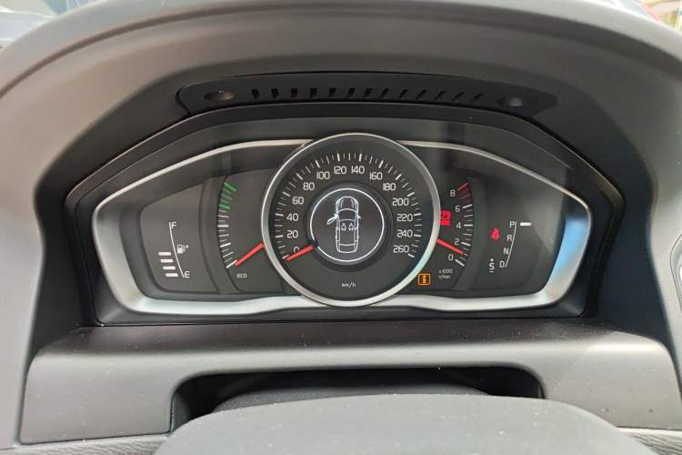 Used Volvo XC60 2017 T5 AWD Smart Upgrade Edition Instrument Cluster