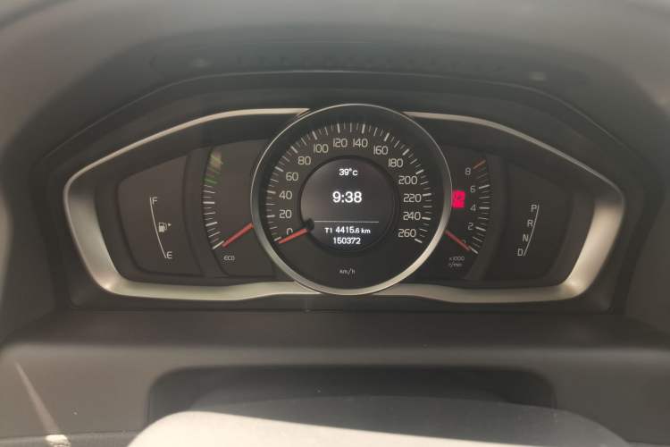 Used Volvo XC60 2017 T5 AWD Smart Upgrade Edition Instrument Cluster