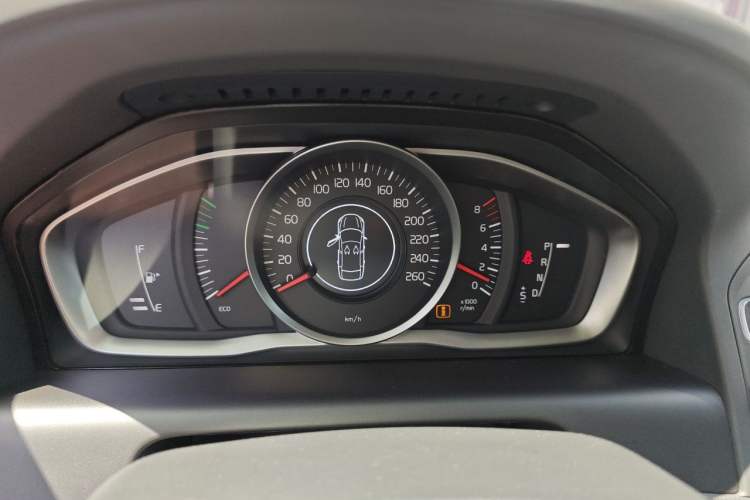 Used Volvo XC60 2017 T5 Smart Upgrade Edition Instrument Cluster