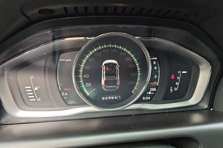 Used Volvo XC60 2017 T5 AWD Smart Range Edition Instrument Cluster