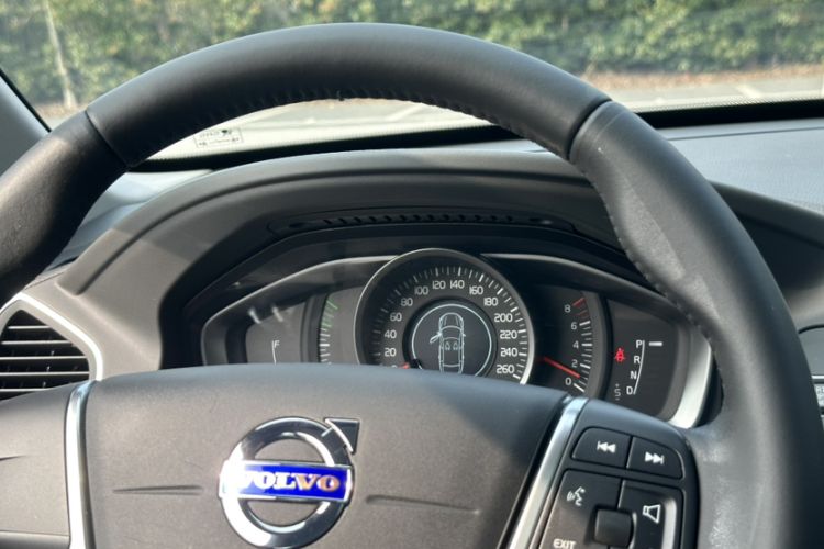 Used Volvo XC60 2017 T5 Smart Upgrade Edition Interior 3