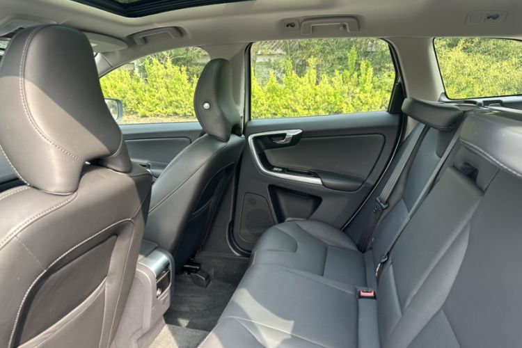 Used Volvo XC60 2017 T5 Smart Upgrade Edition Interior 6