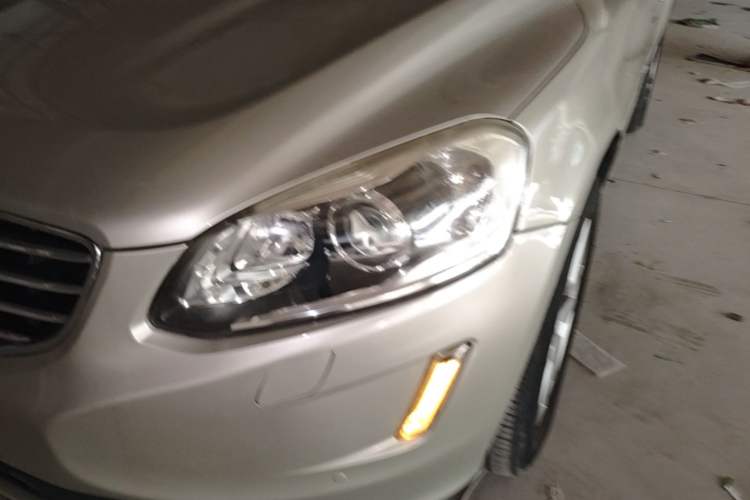 Used Volvo XC60 2017 T5 Smart Upgrade Edition Left Front Headlight