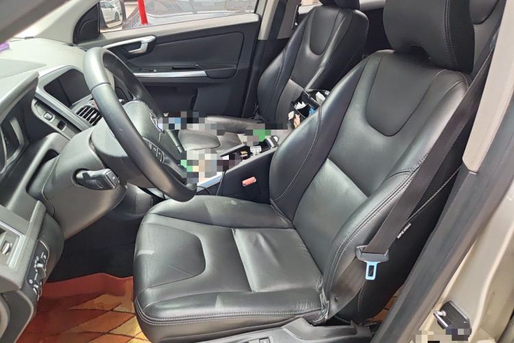 Used Volvo XC60 2017 T5 AWD Smart Upgrade Edition Left Front Seat