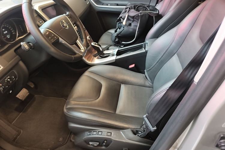 Used Volvo XC60 2017 T5 Smart Upgrade Edition Left Front Seat