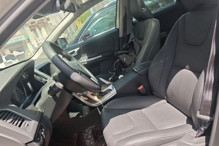 Used Volvo XC60 2017 T5 Smart Upgrade Edition Left Front Seat