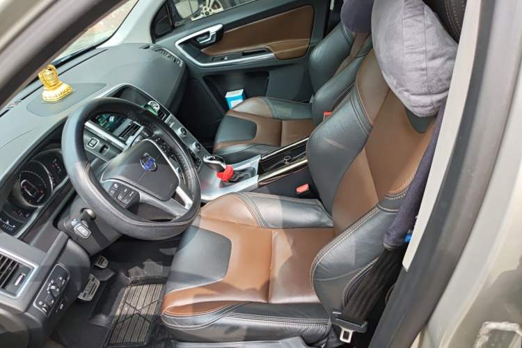 Used Volvo XC60 2017 T5 AWD Smart Range Edition Left Front Seat