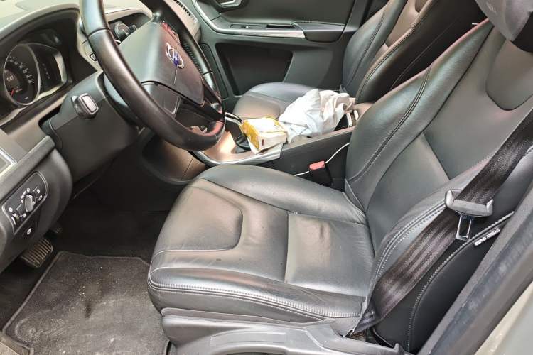 Used Volvo XC60 2017 T5 Smart Upgrade Edition Left Front Seat