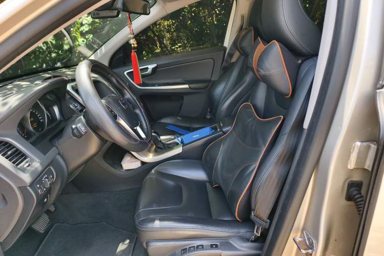 Used Volvo XC60 2017 T5 Smart Upgrade Edition Left Front Seat