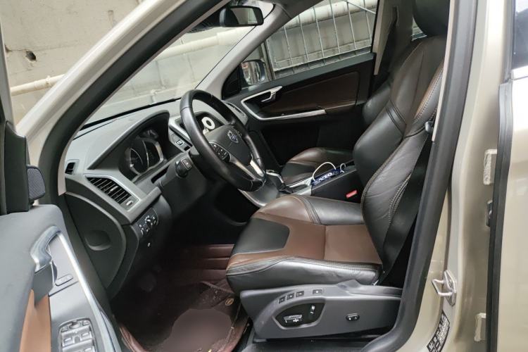 Used Volvo XC60 2017 T5 AWD Smart Range Edition Left Front Seat