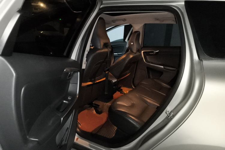 Used Volvo XC60 2017 T5 AWD Smart Upgrade Edition Left Rear Seat
