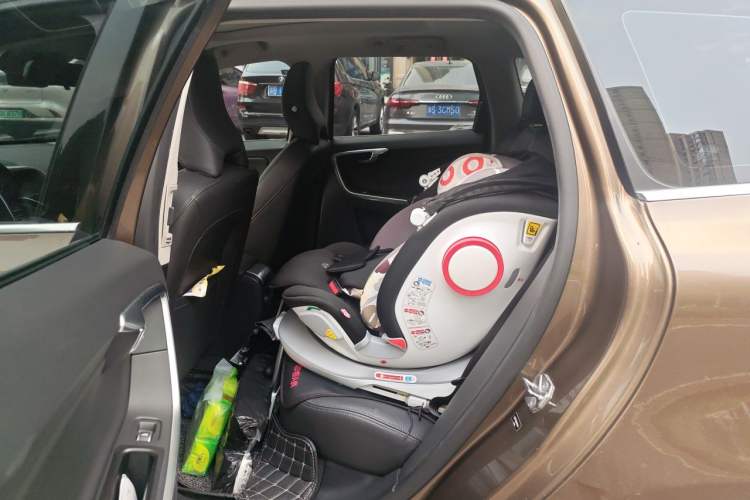 Used Volvo XC60 2017 T5 Smart Upgrade Edition Left Rear Seat