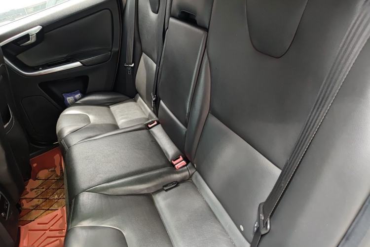 Used Volvo XC60 2017 T5 AWD Smart Upgrade Edition Left Rear Seat