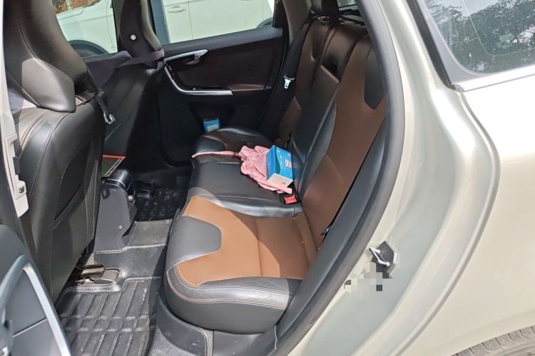 Used Volvo XC60 2017 T5 AWD Smart Range Edition Left Rear Seat