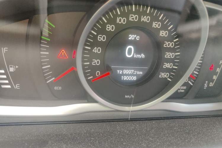 Used Volvo XC60 2017 T5 Smart Upgrade Edition Odometer Close Up