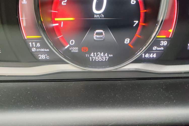 Used Volvo XC60 2017 T5 AWD Smart Range Edition Odometer Close Up