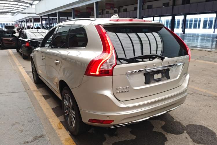 Used Volvo XC60 2017 T5 AWD Smart Upgrade Edition Rear Left 45 Deg