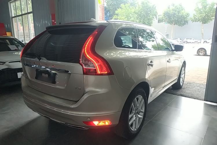 Used Volvo XC60 2017 T5 Smart Upgrade Edition Rear Right 45 Deg