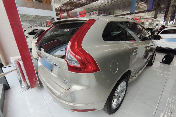 Used Volvo XC60 2017 T5 AWD Smart Upgrade Model Rear Right 45 Deg