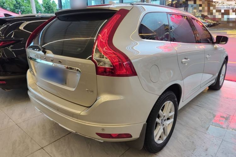 Used Volvo XC60 2017 T5 Smart Upgrade Edition Rear Right 45 Deg