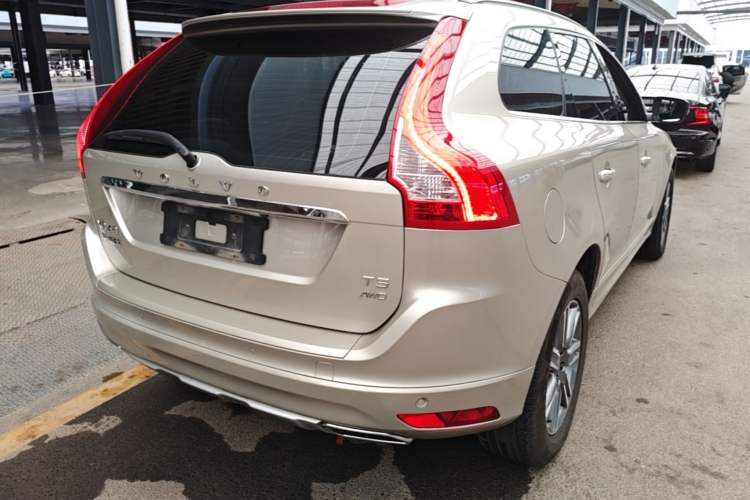 Used Volvo XC60 2017 T5 AWD Smart Upgrade Edition Rear Right 45 Deg