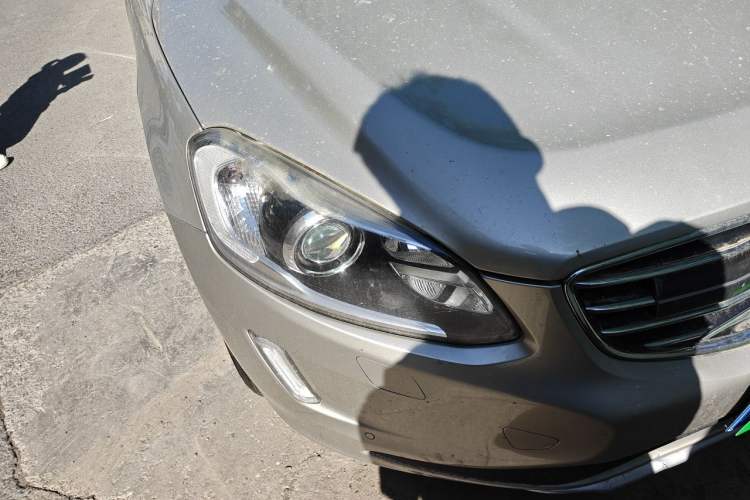 Used Volvo XC60 2017 T5 AWD Smart Range Edition Right Front Headlight
