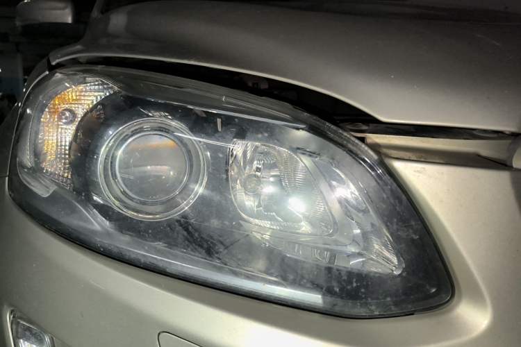 Used Volvo XC60 2017 T5 Smart Upgrade Edition Right Front Headlight
