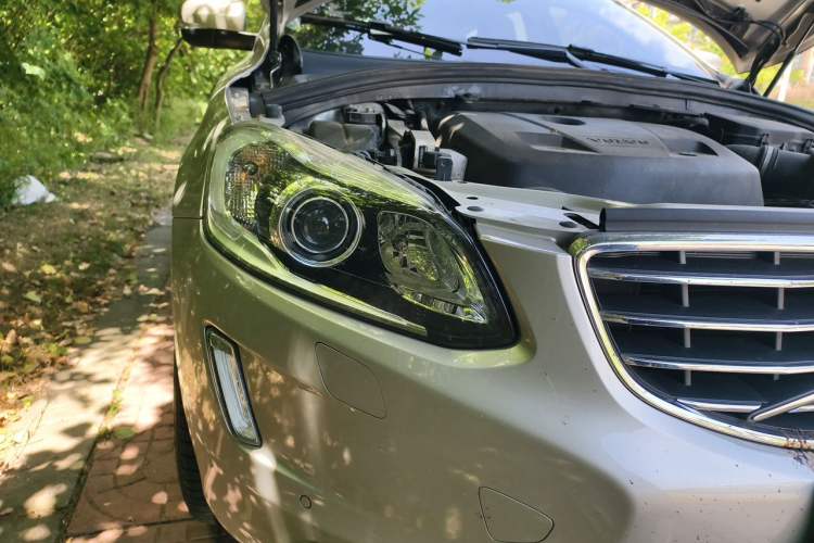 Used Volvo XC60 2017 T5 Smart Upgrade Edition Right Front Headlight