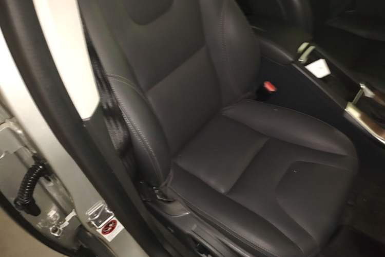Used Volvo XC60 2017 T5 Smart Upgrade Edition Right Front Seat