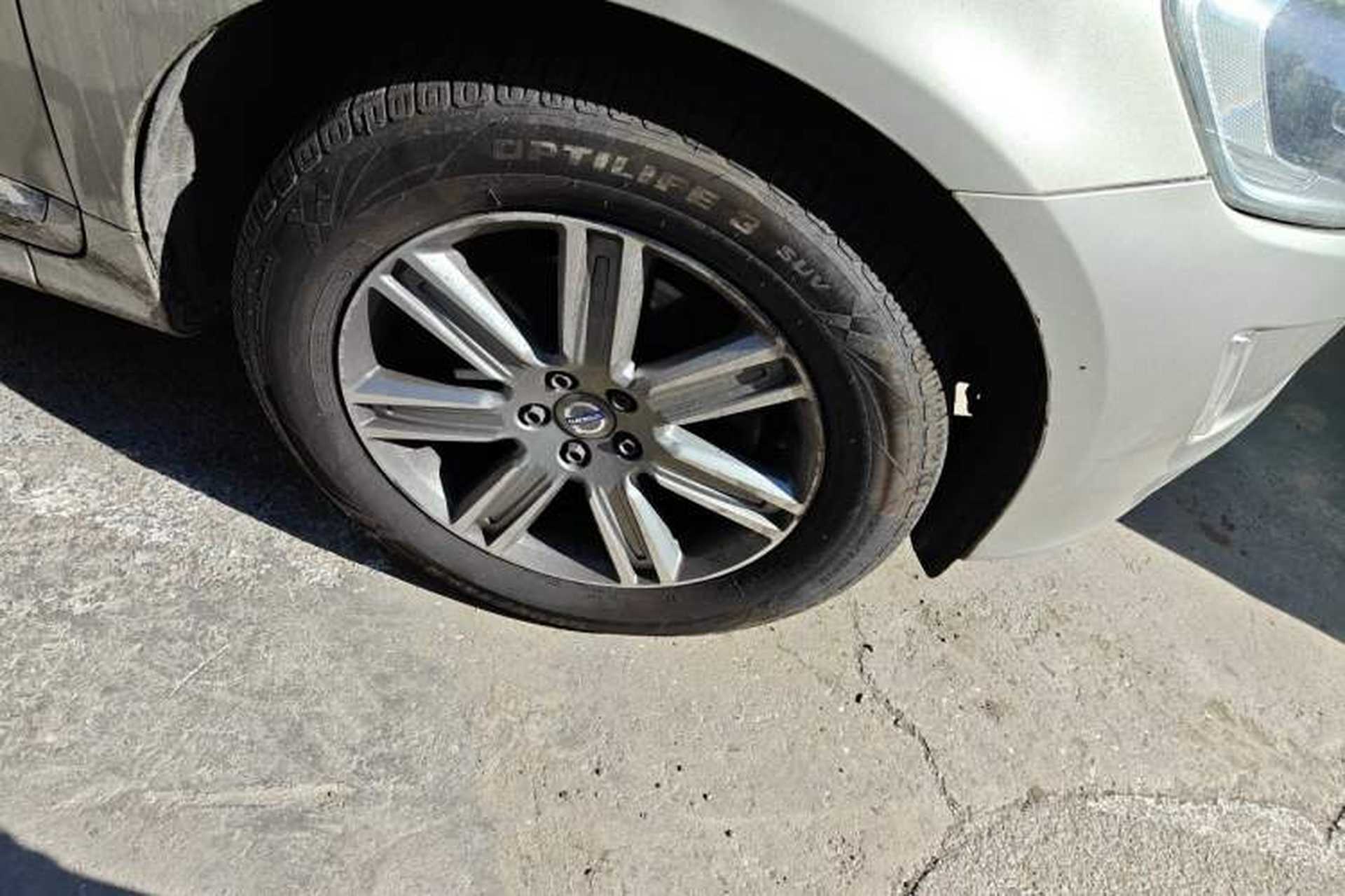Used Volvo XC60 2017 T5 AWD Smart Range Edition Right Front Wheel Hub