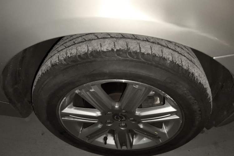 Used Volvo XC60 2017 T5 AWD Smart Upgrade Edition Right Front Wheel Hub
