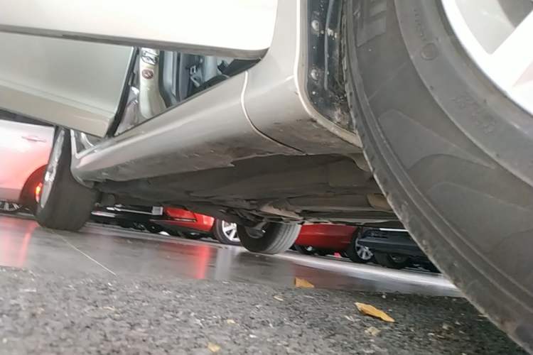 Used Volvo XC60 2017 T5 Smart Upgrade Edition Right Side Sill