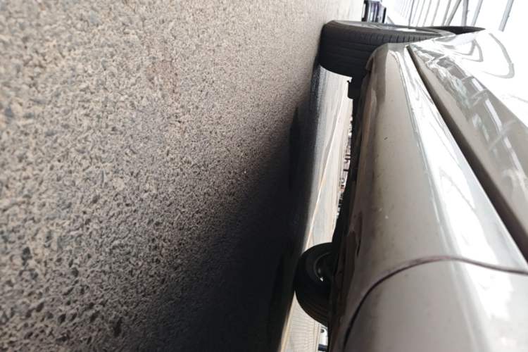 Used Volvo XC60 2017 T5 AWD Smart Upgrade Edition Right Side Sill