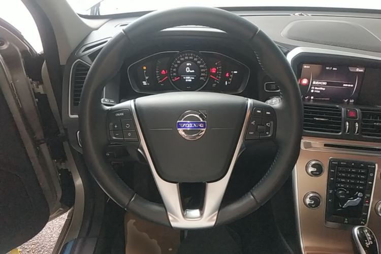 Used Volvo XC60 2017 T5 Smart Upgrade Edition Steering Wheel