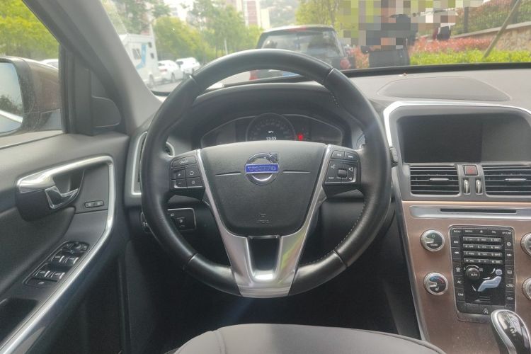 Used Volvo XC60 2017 T5 Smart Upgrade Edition Steering Wheel