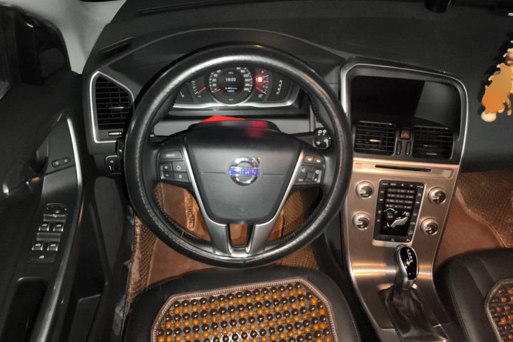 Used Volvo XC60 2017 T5 AWD Smart Upgrade Edition Steering Wheel
