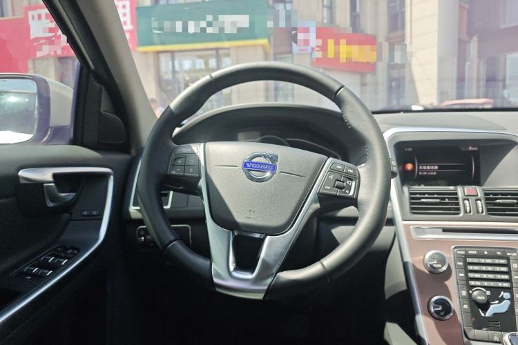 Used Volvo XC60 2017 T5 Smart Upgrade Edition Steering Wheel