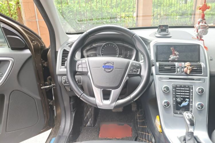 Used Volvo XC60 2017 T5 AWD Smart Range Edition Steering Wheel