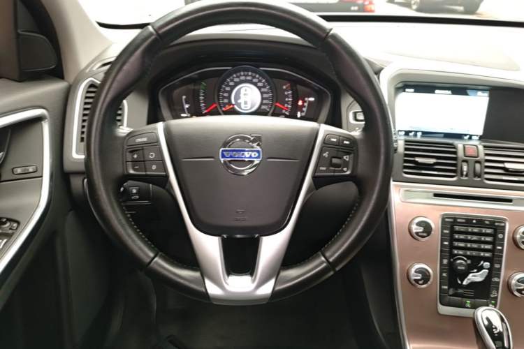 Used Volvo XC60 2017 T5 AWD Smart Upgrade Edition Steering Wheel