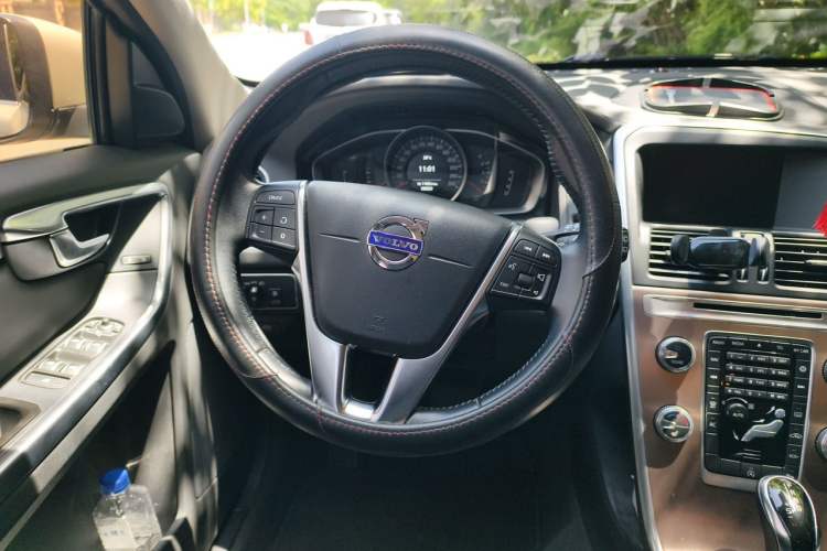 Used Volvo XC60 2017 T5 Smart Upgrade Edition Steering Wheel