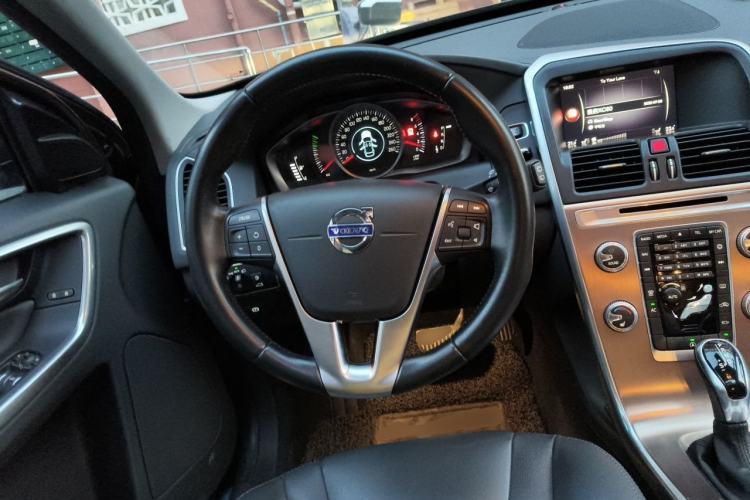 Used Volvo XC60 2017 T5 Smart Upgrade Edition Steering Wheel