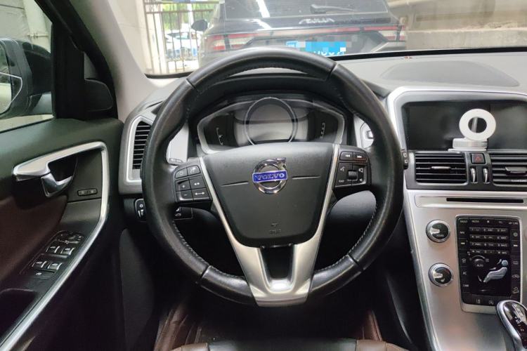 Used Volvo XC60 2017 T5 AWD Smart Range Edition Steering Wheel