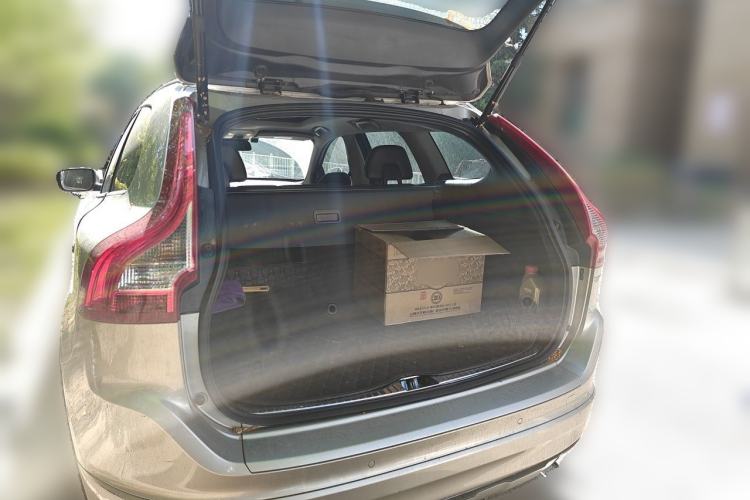 Used Volvo XC60 2017 T5 AWD Smart Range Edition Trunk