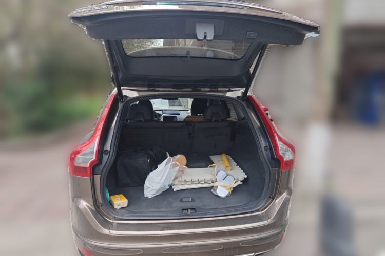 Used Volvo XC60 2017 T5 AWD Smart Upgrade Model Trunk