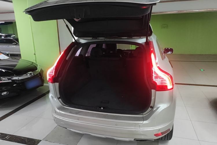 Used Volvo XC60 2017 T5 AWD Smart Upgrade Model Trunk