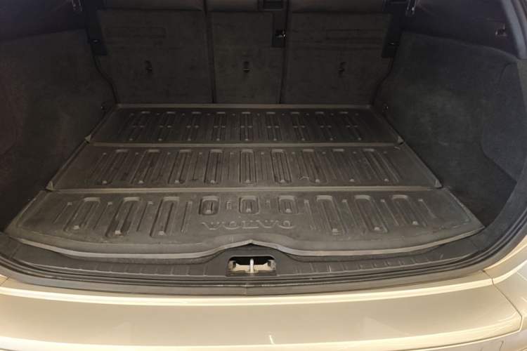 Used Volvo XC60 2017 T5 Smart Upgrade Edition Trunk