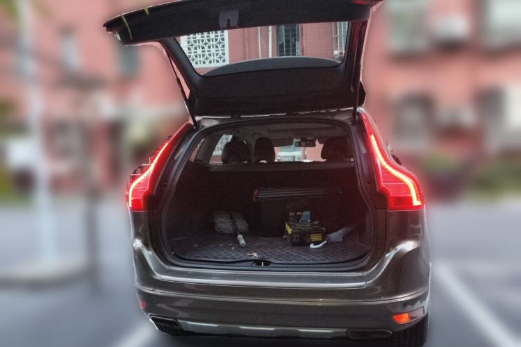 Used Volvo XC60 2017 T5 Smart Upgrade Edition Trunk
