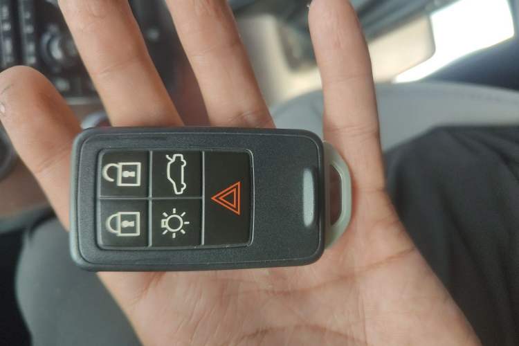 Used Volvo XC60 2017 T5 Smart Upgrade Edition Vehicle Key