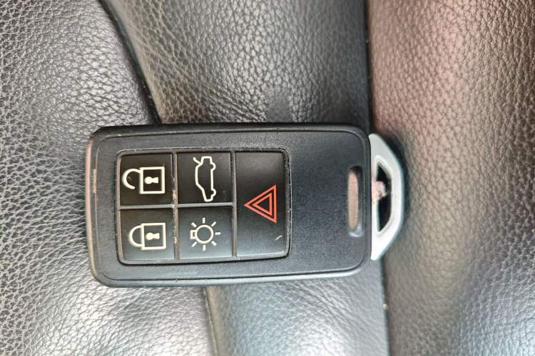 Used Volvo XC60 2017 T5 Smart Upgrade Edition Vehicle Key