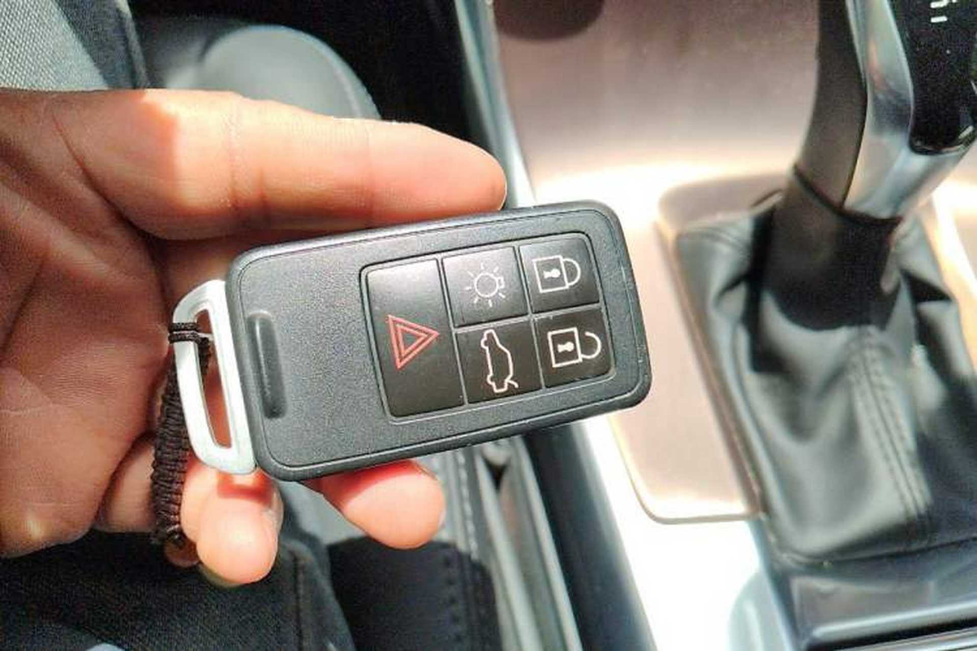 Used Volvo XC60 2017 T5 AWD Smart Upgrade Edition Vehicle Key
